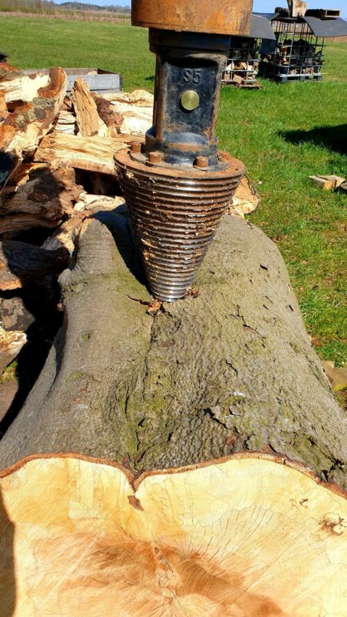 log splitter cone splitting logs