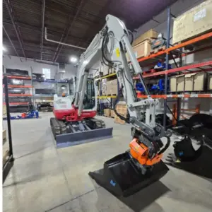 2019 Takeuchi TB260 - NOX TR07 Tiltrotator & Attachments